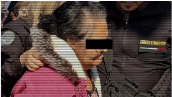 Doña Carlota cumple prisión domiciliaria pero autoridades no han colocado brazalete, acusa su hijo